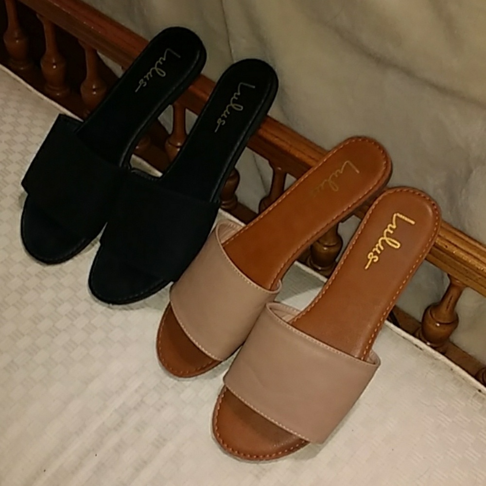 2 PAIR TAN BLACK LEATHER LULU'S SLIP-ON SANDALS